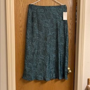 A New Day green snake pattern skirt NWT